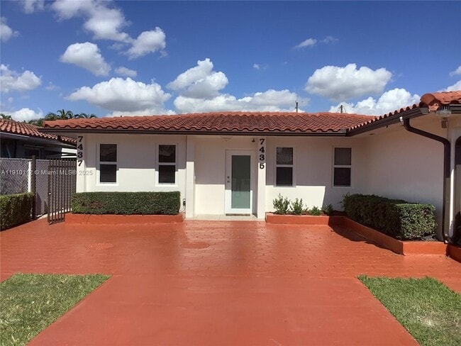 7435 SW 23rd St in Miami, FL - Building Photo - Building Photo