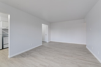 Ventnor Apartments in Lansing, MI - Building Photo - Interior Photo