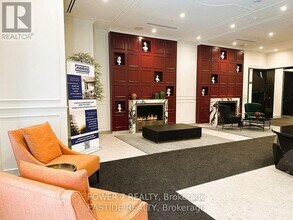 180 Front St E in Toronto, ON - Building Photo - Building Photo