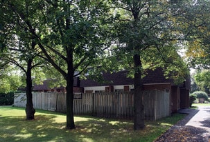 14 Litchfield Ct in Toronto, ON - Building Photo