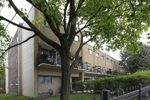 5879 Bathurst St Apartments