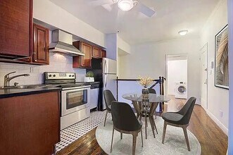 314 W 58th St in New York, NY - Building Photo - Building Photo