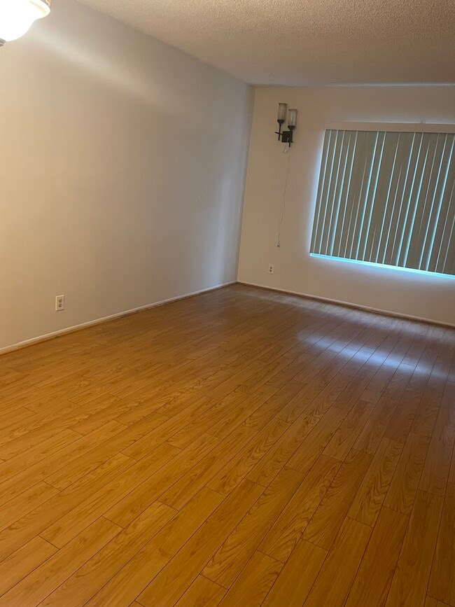 524 N Maryland Ave, Unit 2 in Glendale, CA - Building Photo - Building Photo