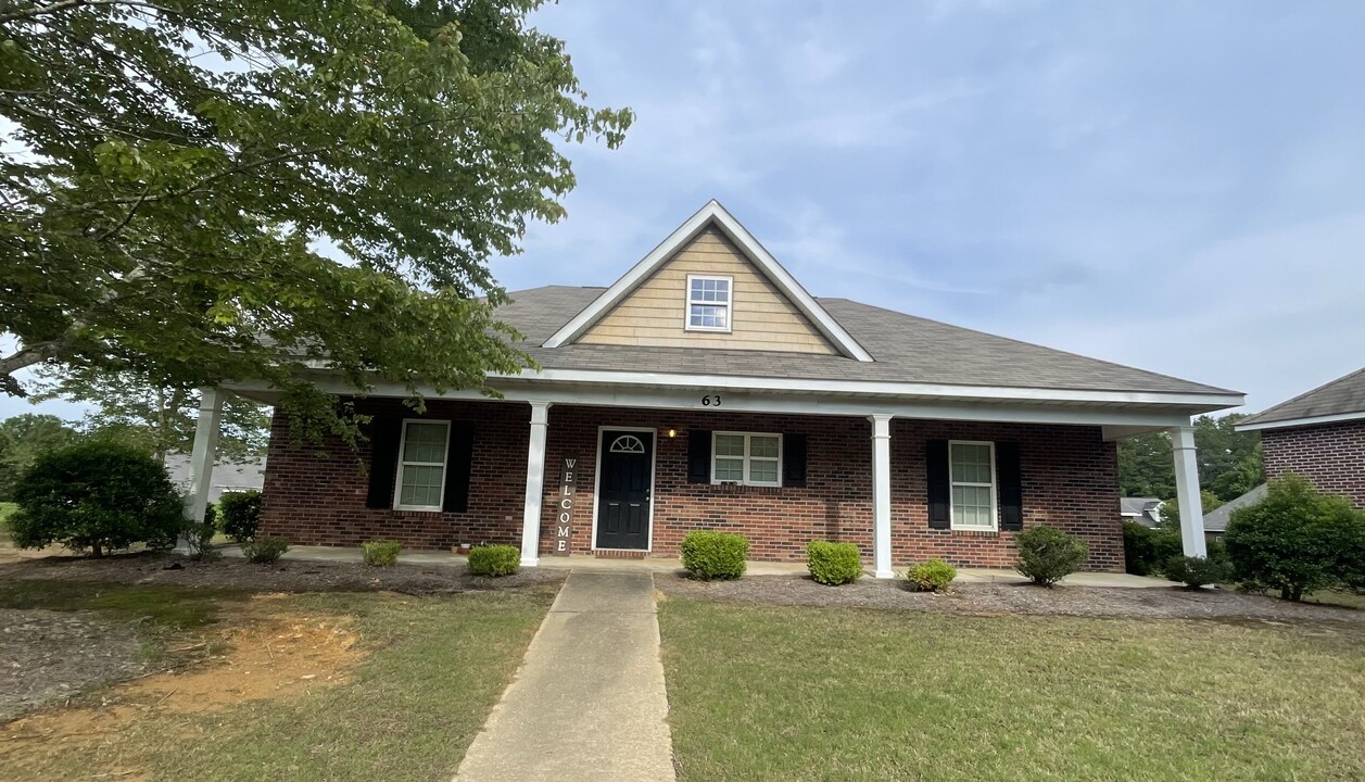 802 W Longleaf Dr in Auburn, AL - Building Photo