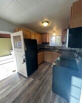 414 E Broadway St, Unit #17 in Goldendale, WA - Building Photo