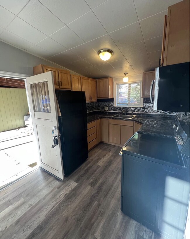 414 E Broadway St, Unit #17