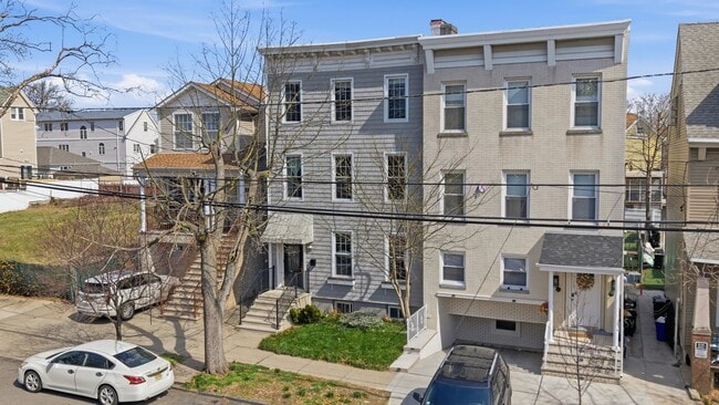 37 W 34th St. in Bayonne, NJ - Building Photo - Building Photo