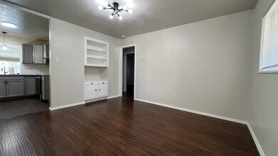 2153 Huntleigh Dr in The Village, OK - Building Photo - Building Photo