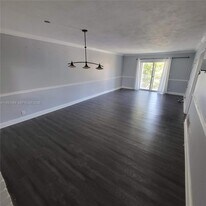 240 Galen Dr in Key Biscayne, FL - Building Photo