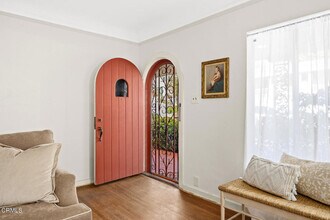 2724 Locksley Pl in Los Angeles, CA - Building Photo - Building Photo