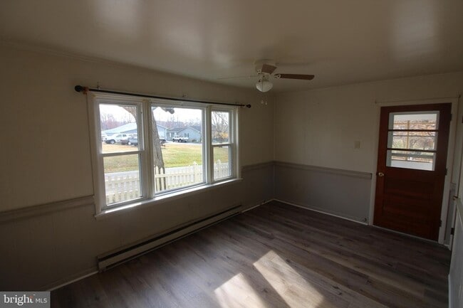 19801 Senedo Rd in Edinburg, VA - Foto de edificio - Building Photo