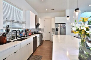 2637 Jackson St in Houston, TX - Building Photo