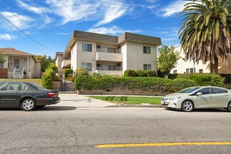 3173 Rowena Ave in Los Angeles, CA - Building Photo - Building Photo