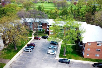 Old Orchard Condominiums in Skokie, IL - Foto de edificio - Building Photo