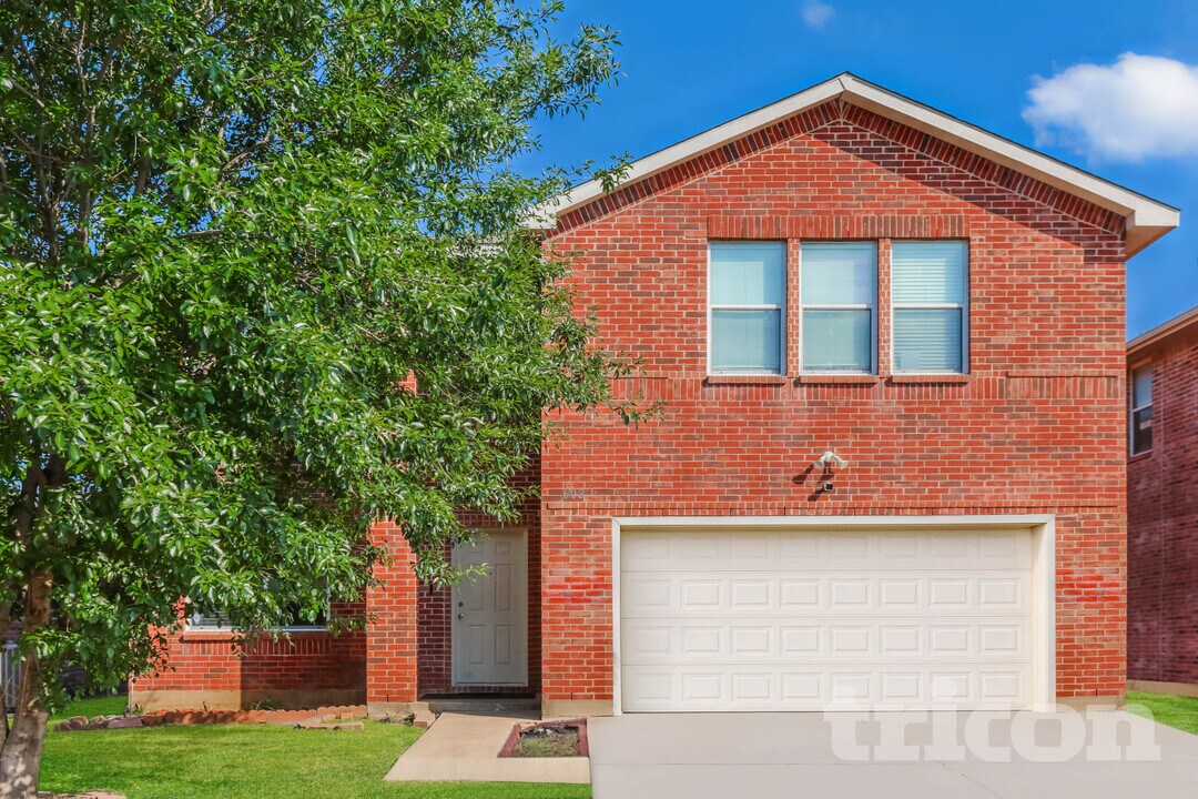 602 Flooded Gum St in Arlington, TX - Foto de edificio