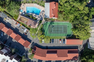 Carmel by the Lake Condominiums in Casselberry, FL - Foto de edificio - Building Photo
