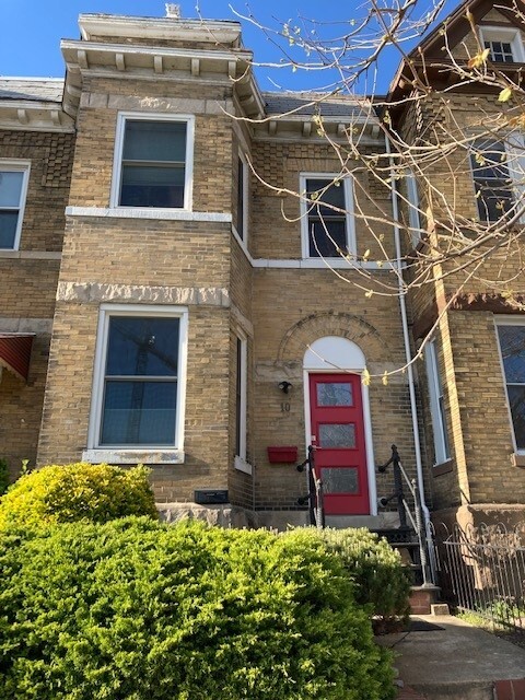 10 Q St NE, Unit B in Washington, DC - Foto de edificio