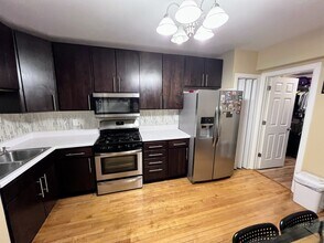 2330 N Lockwood Ave in Chicago, IL - Building Photo - Building Photo