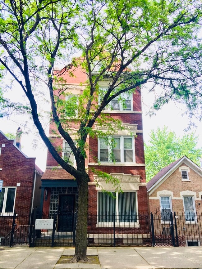 property at 2234 W Cullerton St