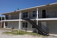 410 SW 36th St in San Antonio, TX - Building Photo - Building Photo