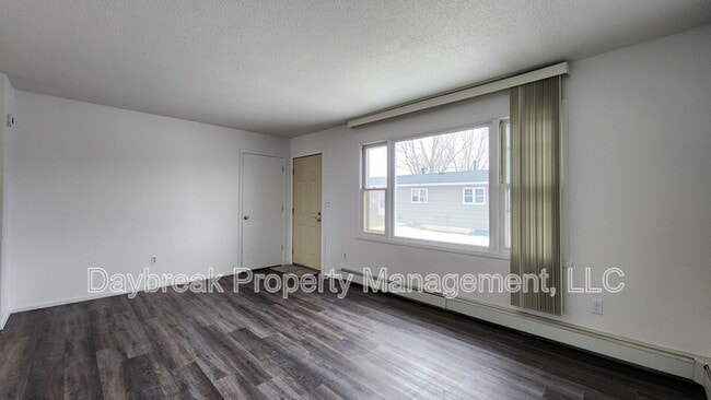 525 7th Ave E in West Fargo, ND - Building Photo - Building Photo