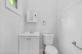 2418 N 16th St in Philadelphia, PA - Foto de edificio - Building Photo