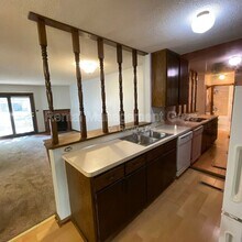 8693 Maplebrook Pkwy N in Minneapolis, MN - Building Photo - Building Photo