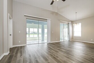 5110 Clover Mist Dr in Ruskin, FL - Building Photo - Building Photo