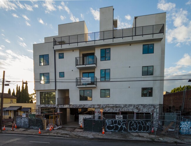 667 Wilton Apartments in Los Angeles, CA - Building Photo - Building Photo