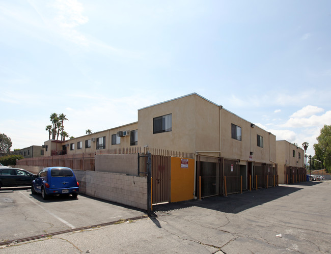 Reseda Village Apartments in Reseda, CA - Building Photo - Building Photo