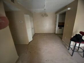 1505 Camelot Dr in College Park, GA - Foto de edificio - Building Photo