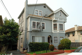 Echo Apartments in Oakland, CA - Building Photo - Building Photo