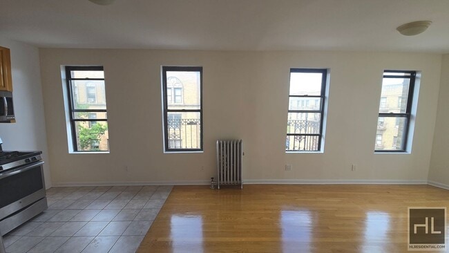 Well-Appointed 2BR/1BA in Washington Heigh in New York, NY - Building Photo - Building Photo