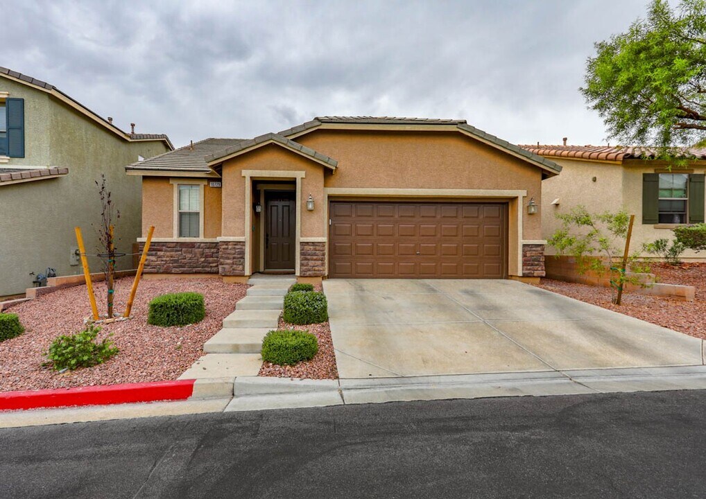 10729 Pearl River Ave in Las Vegas, NV - Building Photo