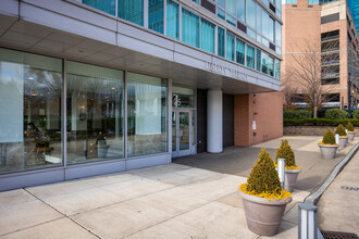 Liberty Terrace in Jersey City, NJ - Foto de edificio - Building Photo