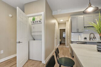 1009 Front St in Lisle, IL - Foto de edificio - Building Photo