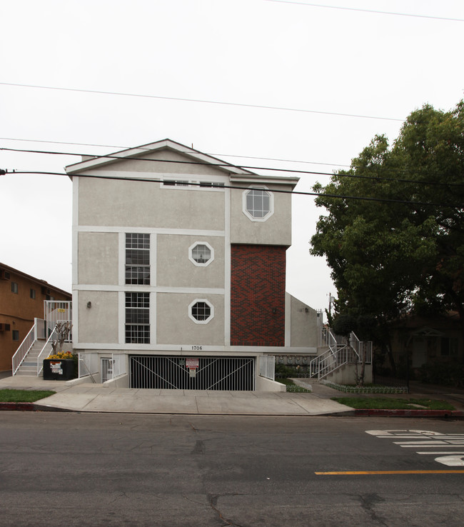 1706 Grismer Ave in Burbank, CA - Building Photo - Building Photo