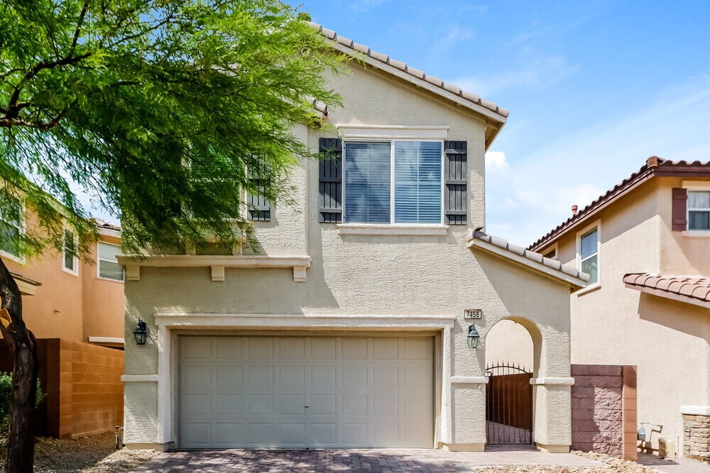 7458 Earnshaw Ave in Las Vegas, NV - Building Photo