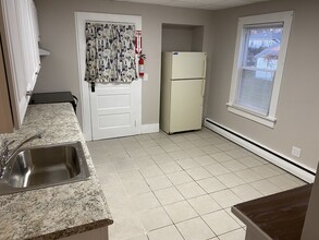 123 Main St, Unit B 1st Floor in Franklin, NJ - Building Photo - Building Photo