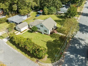 302 E 12th St in Washington, NC - Foto de edificio - Building Photo