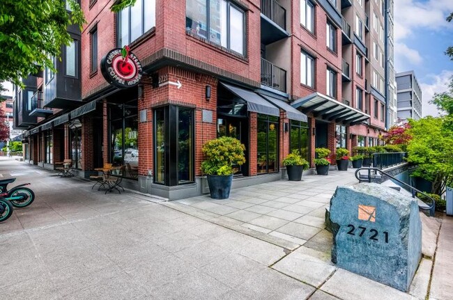 2721 1st Ave in Seattle, WA - Building Photo - Building Photo