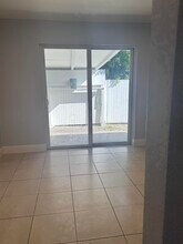 3465 48th Ln S in Lake Worth Beach, FL - Building Photo - Building Photo