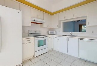 13455 SW 16th Ct, Unit F306 in Pembroke Pines, FL - Foto de edificio - Building Photo