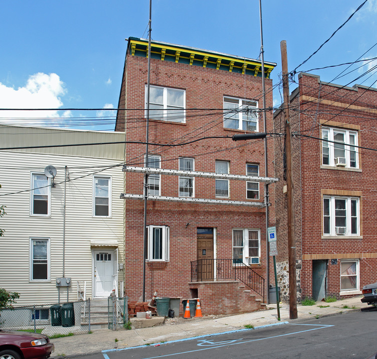 1112-1114 7th St in North Bergen, NJ - Building Photo