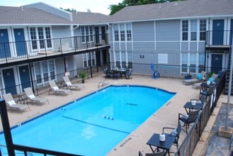 University Blvd Apartments in Norman, OK - Building Photo - Building Photo