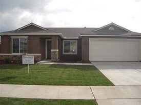 2539 Tempranillo Dr in Tulare, CA - Building Photo