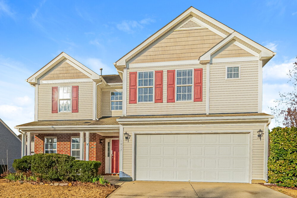 1017 Dewberry Ct in Clayton, NC - Foto de edificio