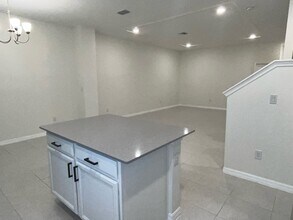 5822 Spotted Harrier Wy in Lithia, FL - Building Photo - Building Photo