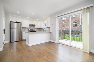 233 Fairfield Ave in Stamford, CT - Building Photo - Building Photo