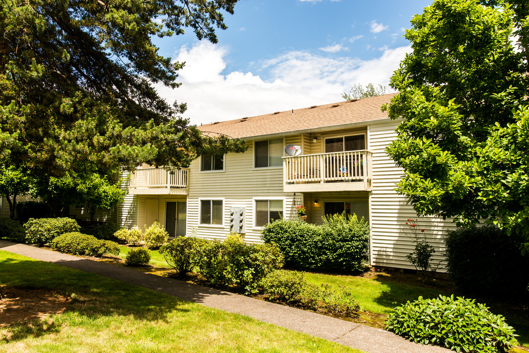 Sunpointe in Gresham, OR - Building Photo